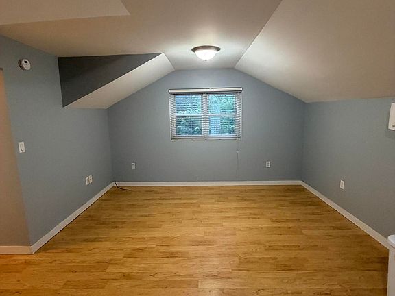 2nd image of 535 Maple St #2