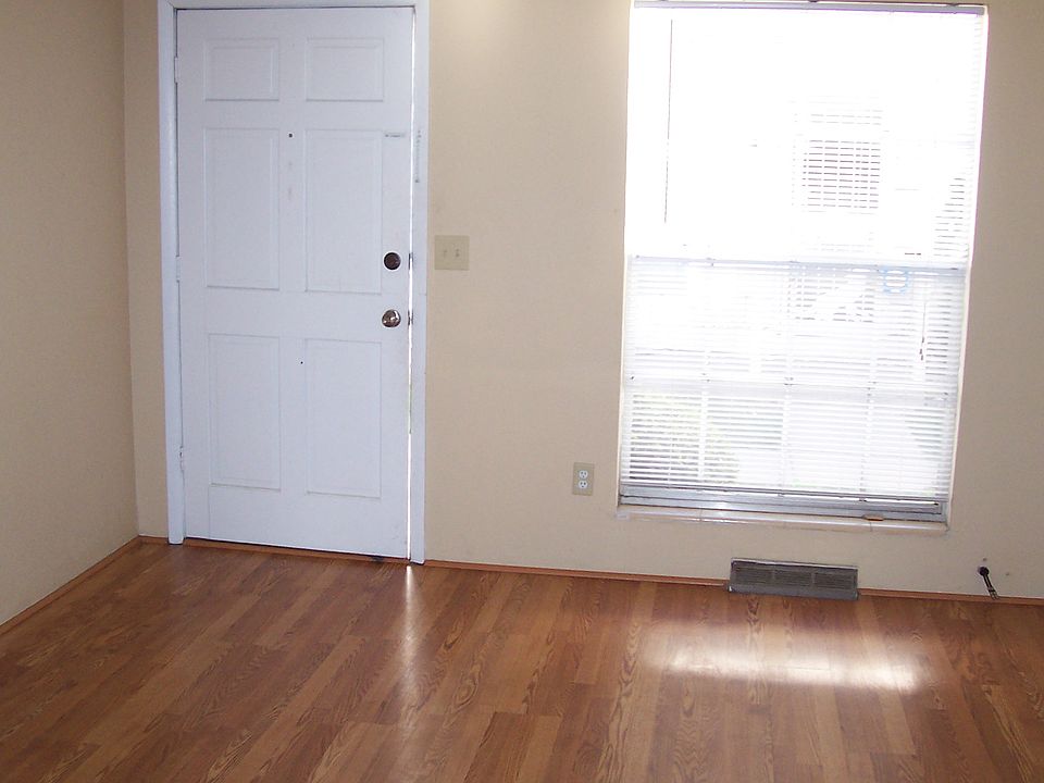 2nd image of 15719 E 13th Pl