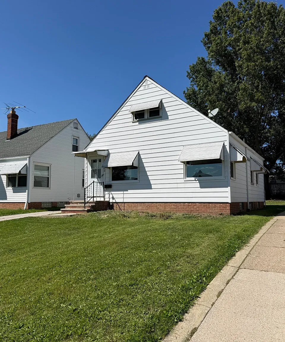 3 bed, 950 sqft, $1,650 — Photo 2