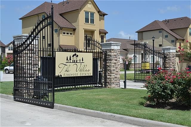 1st image of 2843 Kings Retreat Cir