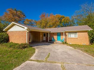 9312 Cloverhill Rd, Little Rock, AR 72205