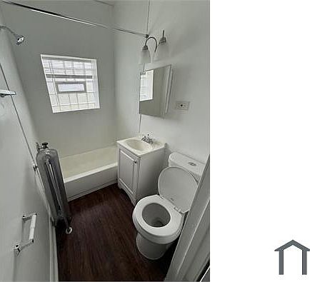 4th image of 108 Memorial Dr APT 16