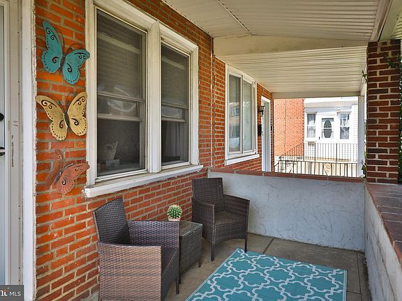 3rd image of 7418 Rockwell Ave