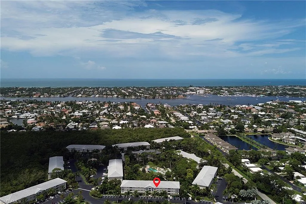 2 bed, 2.0 bath, 1100 sqft, $4,000 — Photo 3