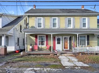 33 Mechanic St, Reinholds, PA 17569