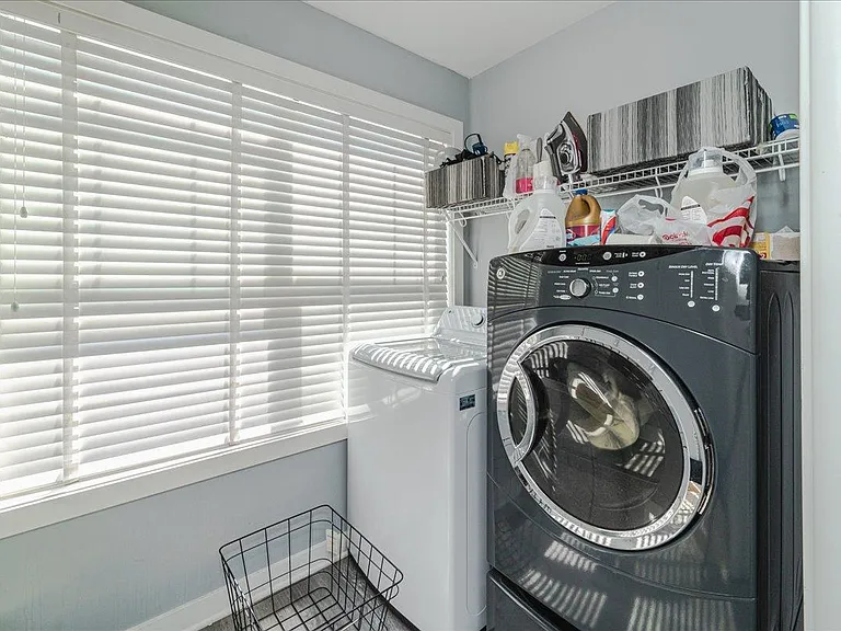 1440 Marshall St NE — Photo 16