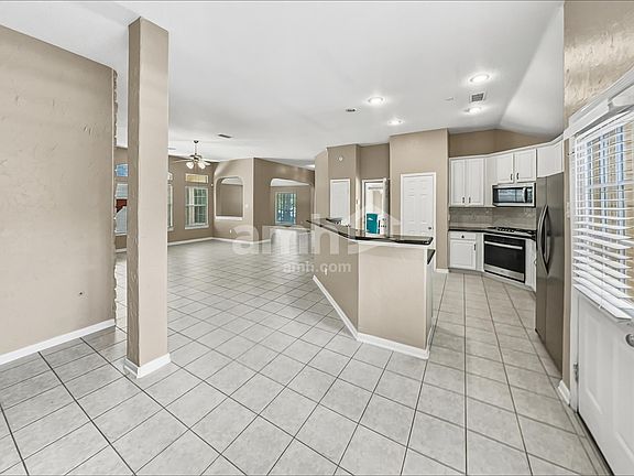5th image of 5 Paddock Pines Pl