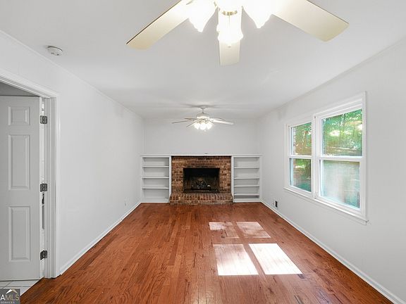 4th image of 4919 Thames Ct