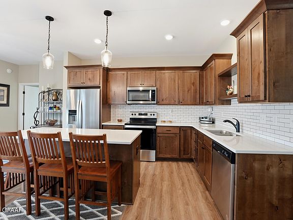 3rd image of 4440 Edgewood Ct