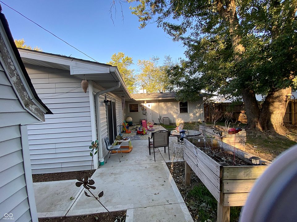 2nd image of 139 Sawmill Rd