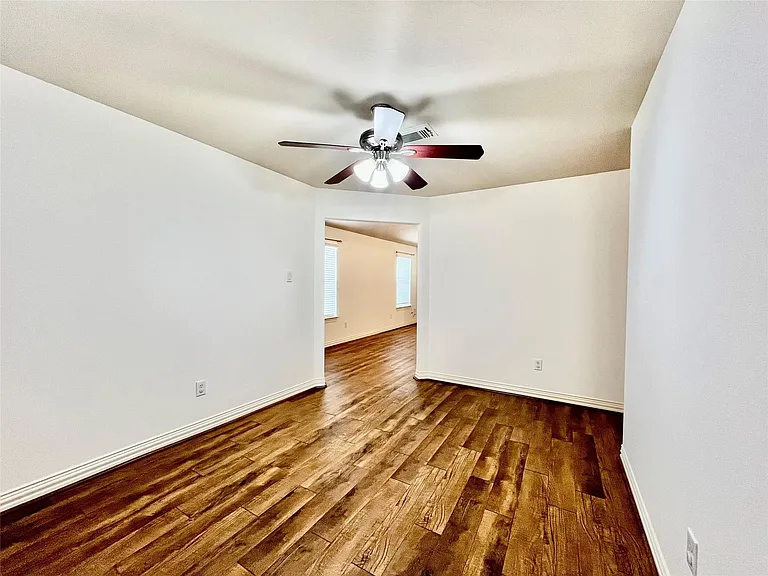 5518 Gibralter Pl — Photo 3