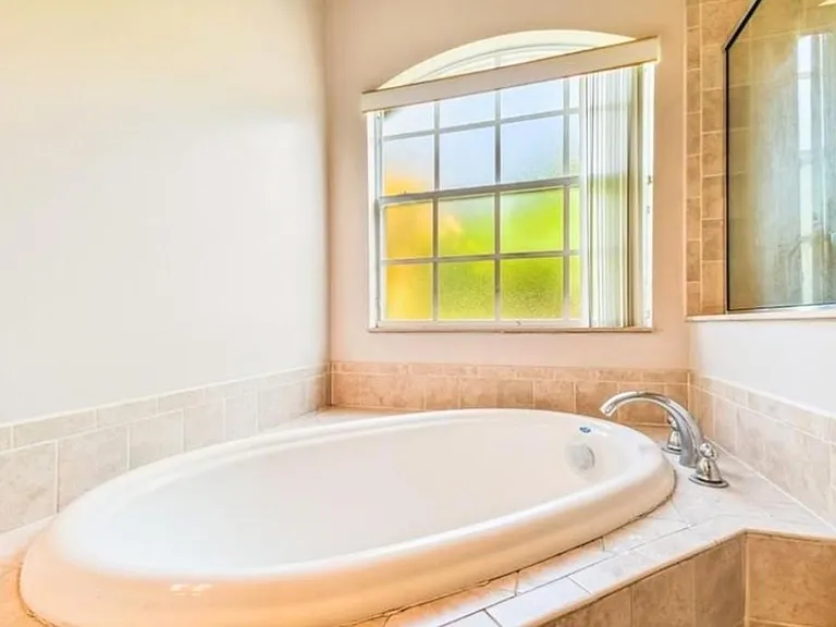 5912 Bramble Bush Ct — Photo 15