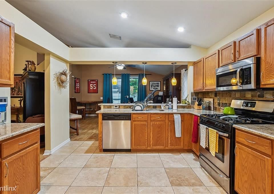 1st image of 4403R Beaumaris Dr