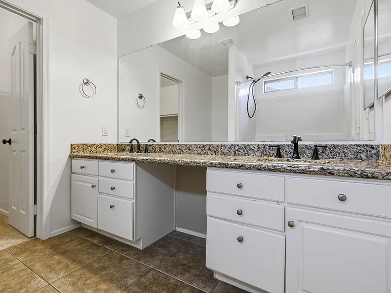 1492 N Saddle St — Photo 39