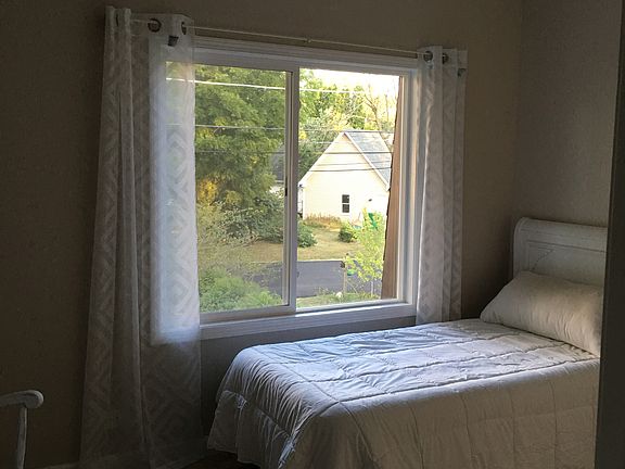 3rd image of 1026 Idlewild Dr
