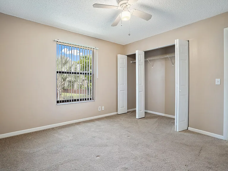 28 Crossings Cir #H — Photo 33