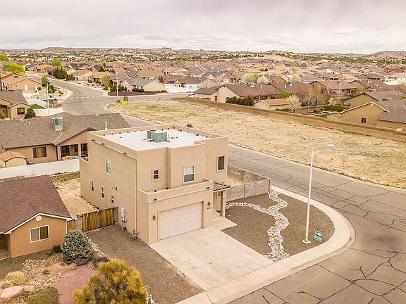 4th image of 4652 Barcelona Cir
