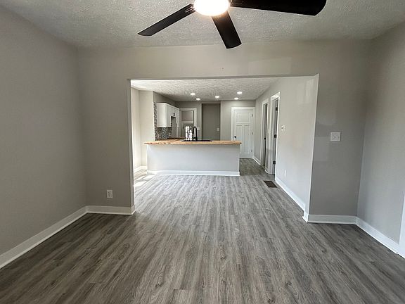 5th image of 1628 Churchman Ave
