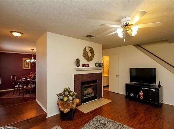 4th image of 1302 Creekview Dr