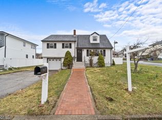14 Lynn Pl, Little Falls, NJ 07424