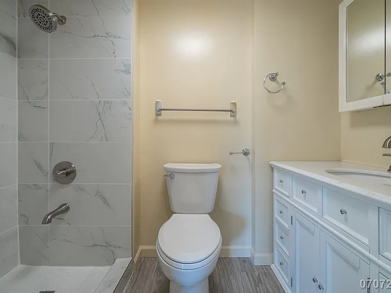 419 Keoniana St #501 — Photo 14