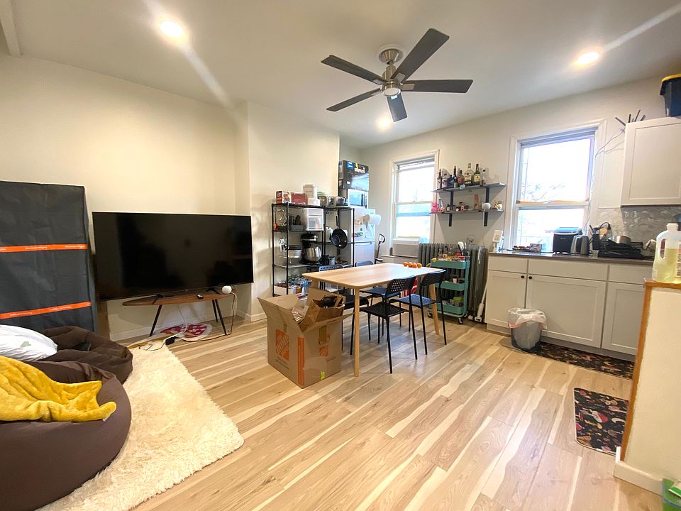 1st image of 27-17 41st Ave #3