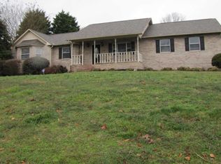 101 Roundup Ln, Lenoir City, TN 37772