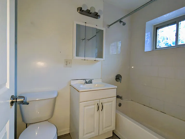 2530 W Fitch Ave #G — Photo 18