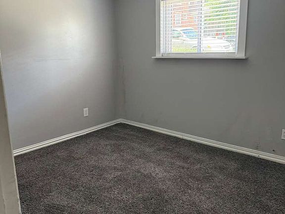 4th image of 4911 Ash St #1