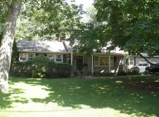 2 Chestnut Hill Rd, Randolph, NJ 07869