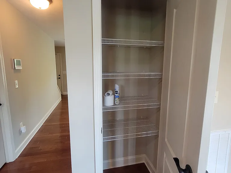652 Grays Pointe Ct — Photo 13