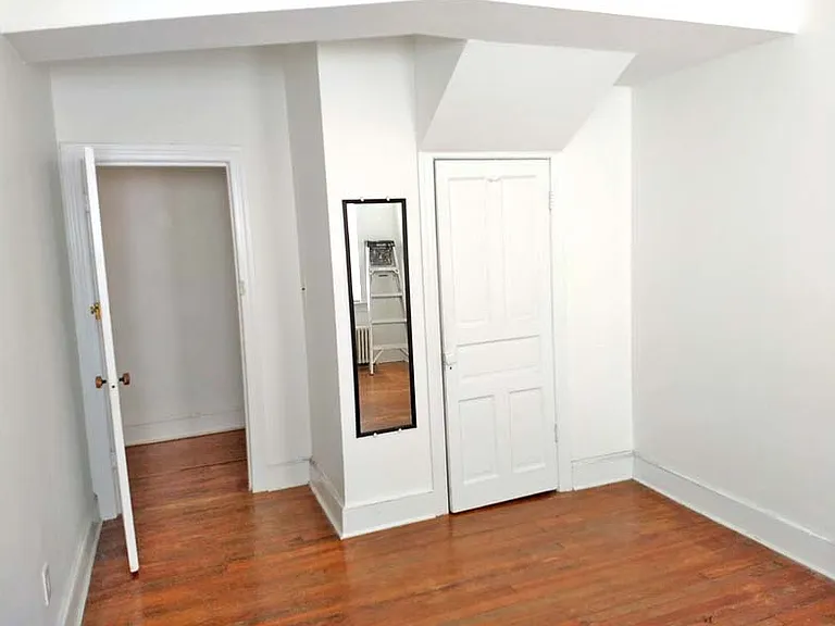 1311 1/2 Constitution Ave NE #1/2 — Photo 9