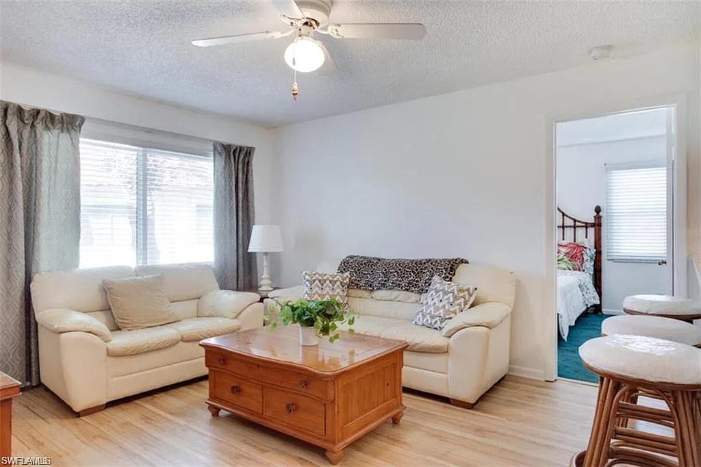 2 bed, 2.0 bath, 735 sqft, $1,400 — Photo 1