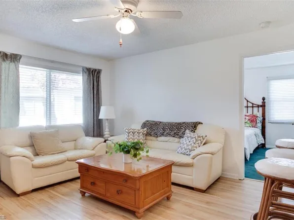 4321 27th Ct SW APT 202, Naples, FL 34116