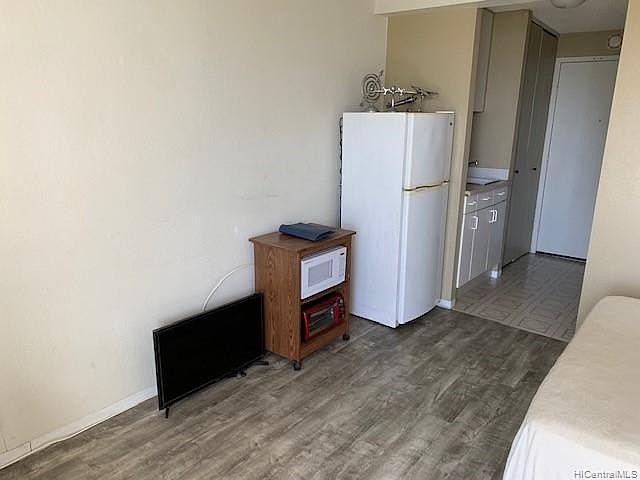 2nd image of 1920 Ala Moana Blvd APT 1109