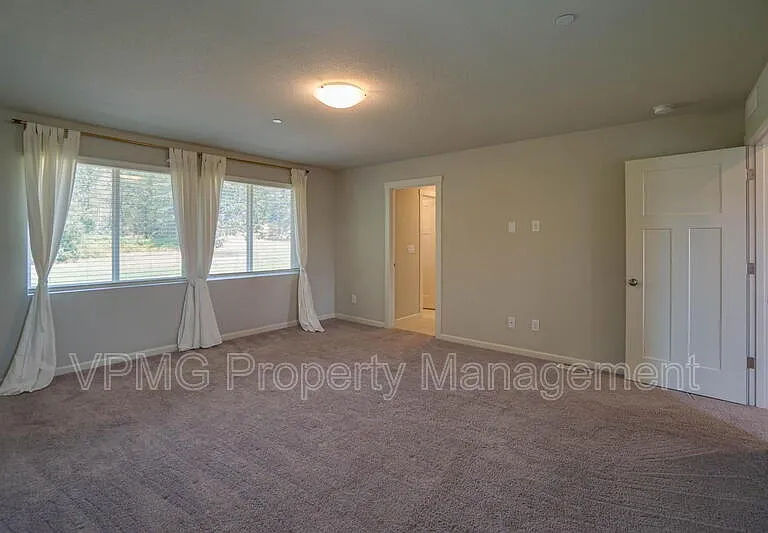 6301 N 89th Ave — Photo 25