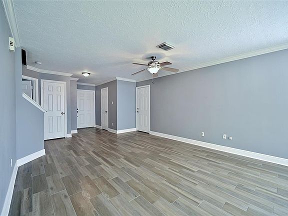3rd image of 18422 Hollow Oaks Cir