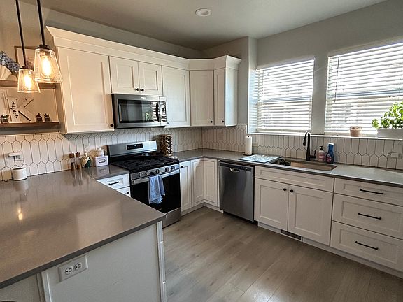 3rd image of 4155 W 1960 N