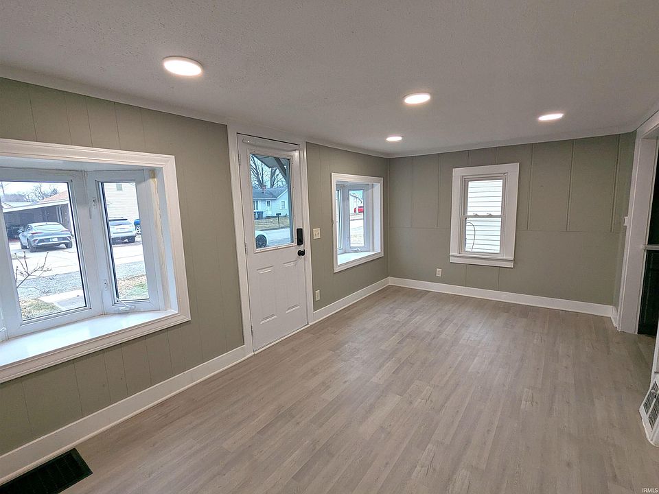 1113 Sanders Ave, Goshen, IN 46528 | Zillow