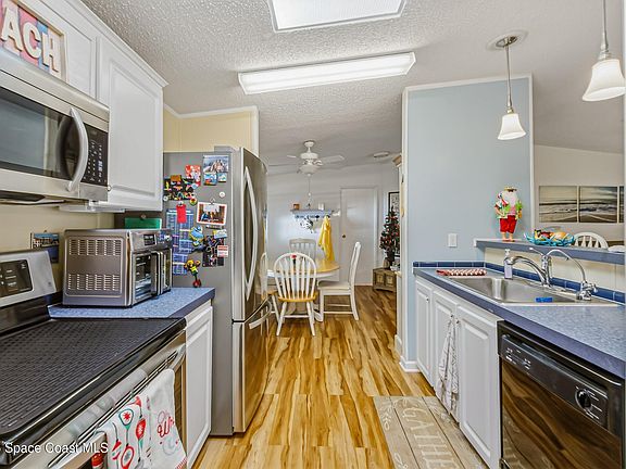 4th image of 104 Woodsmill Blvd #20
