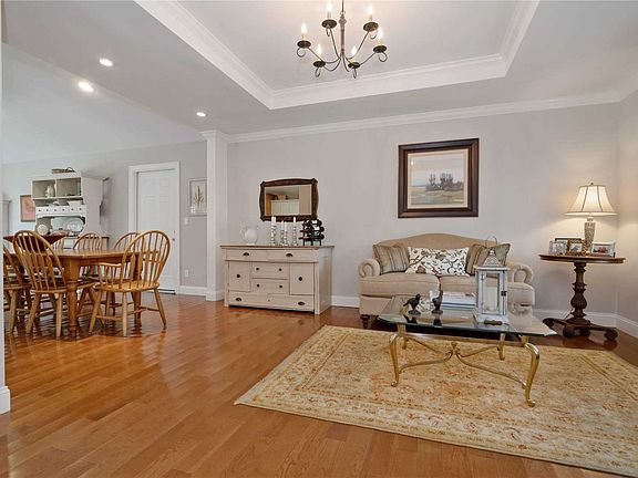 5th image of 61 Homewood Dr