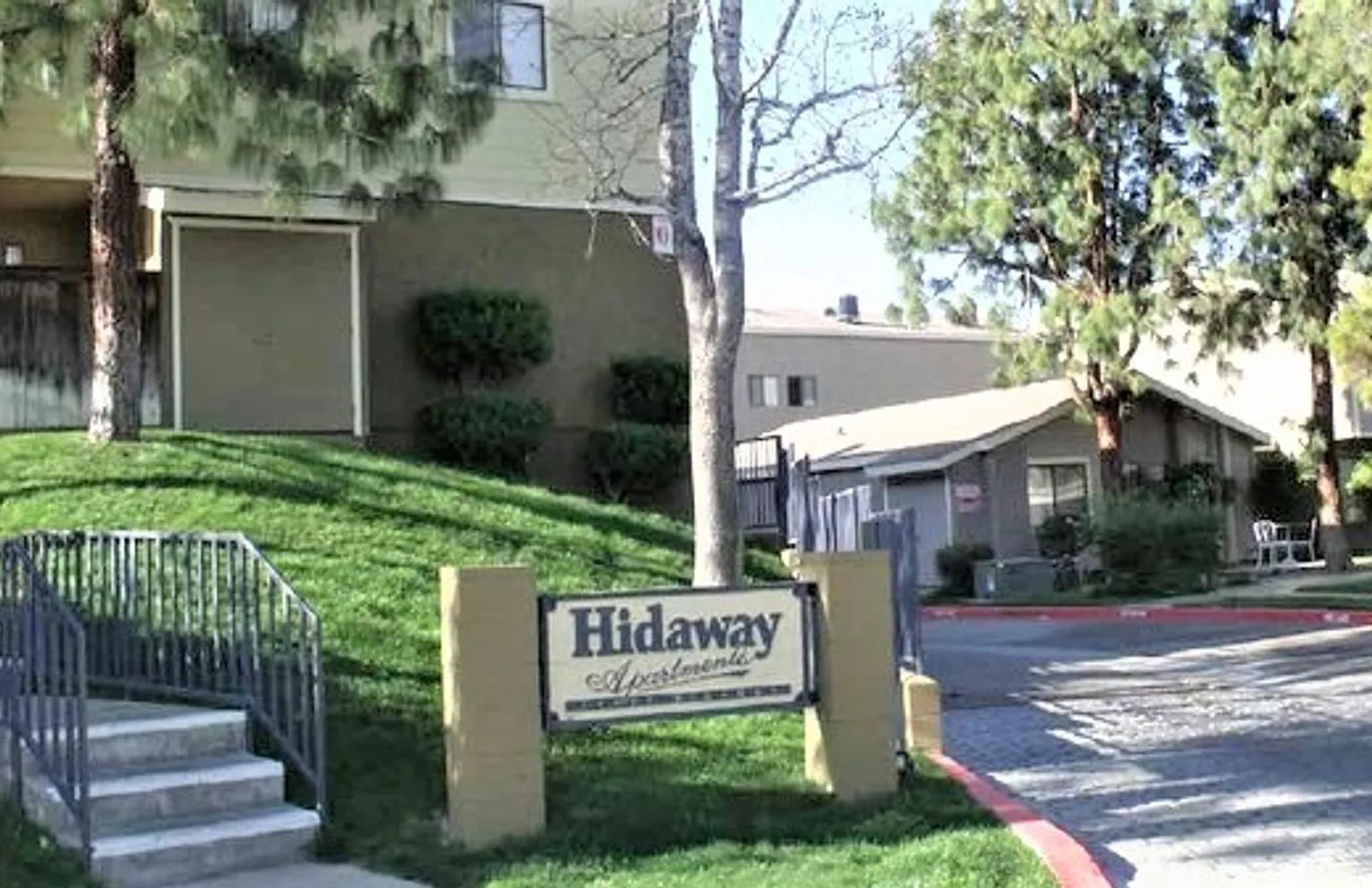 27077 HIDAWAY AVE. — Photo 1
