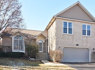 285 Hidden Creek Rd, Lake Zurich, IL 60047