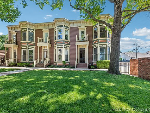 3rd image of 1639 S Lewis Ave #1639