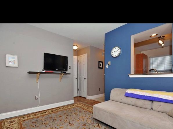 107 Newport Ct #107