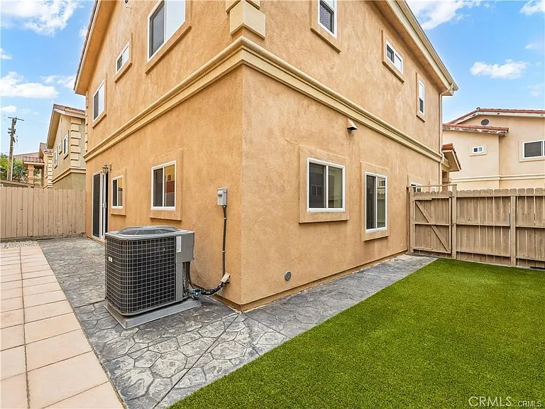 14026 Lemoli Ave — Photo 29