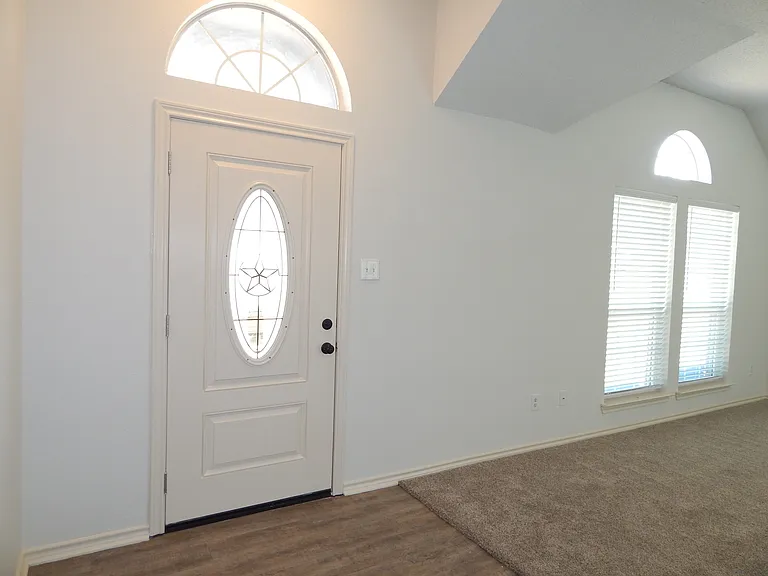 1412 Wesley Dr — Photo 5