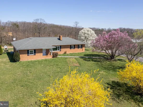 700 Bloomery Pike, Whitacre, VA 22625