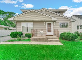 5636 State Rd, Burbank, IL 60459