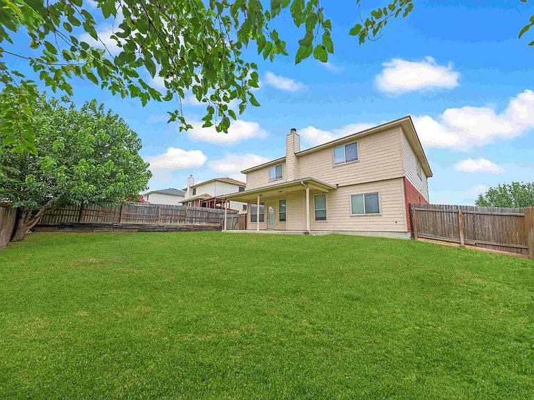 2203 Ryan Dr — Photo 33